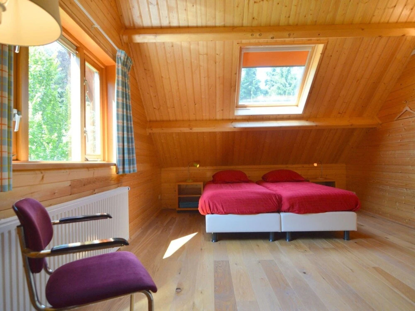 Beautiful wooden villa on a large private site on the Veluwe