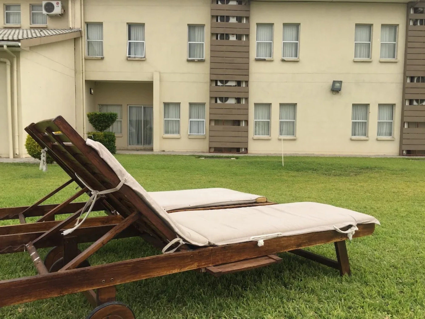 Thakadu Hotel, Casino & Conference Centre