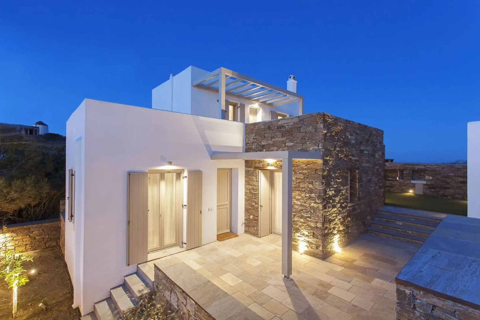 White Tinos Luxury Suites