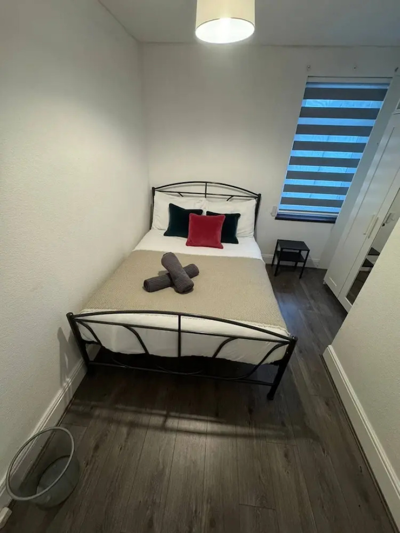 Sleek City Getaway - Walkable & Free Parking