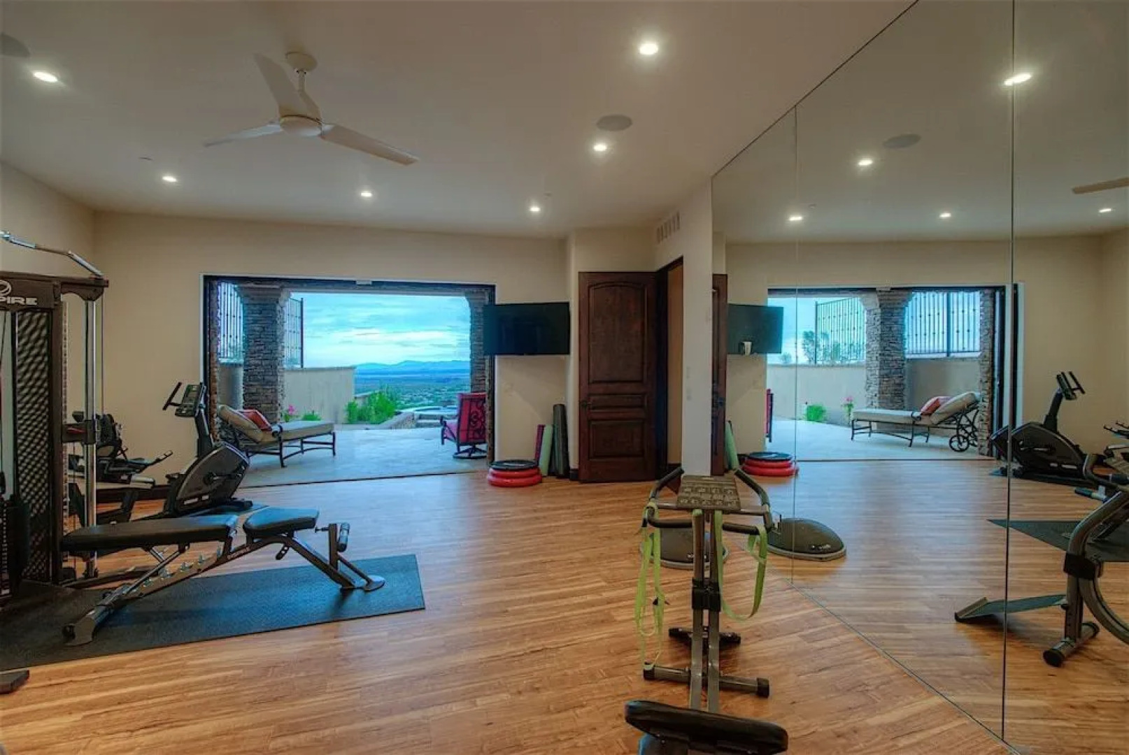 Palisades Estate 5 BR by Casago