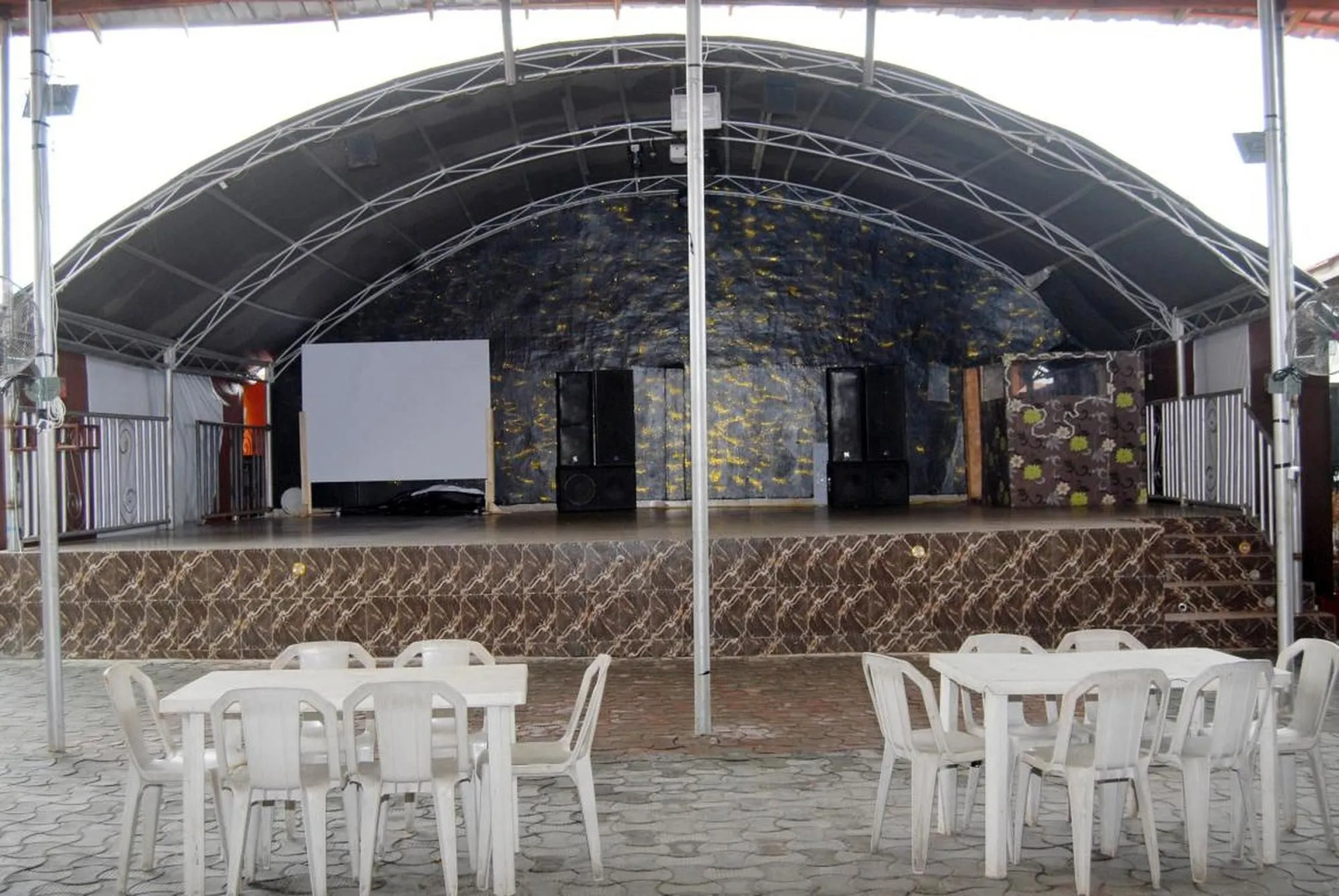 Royal Park Hotel & Suites