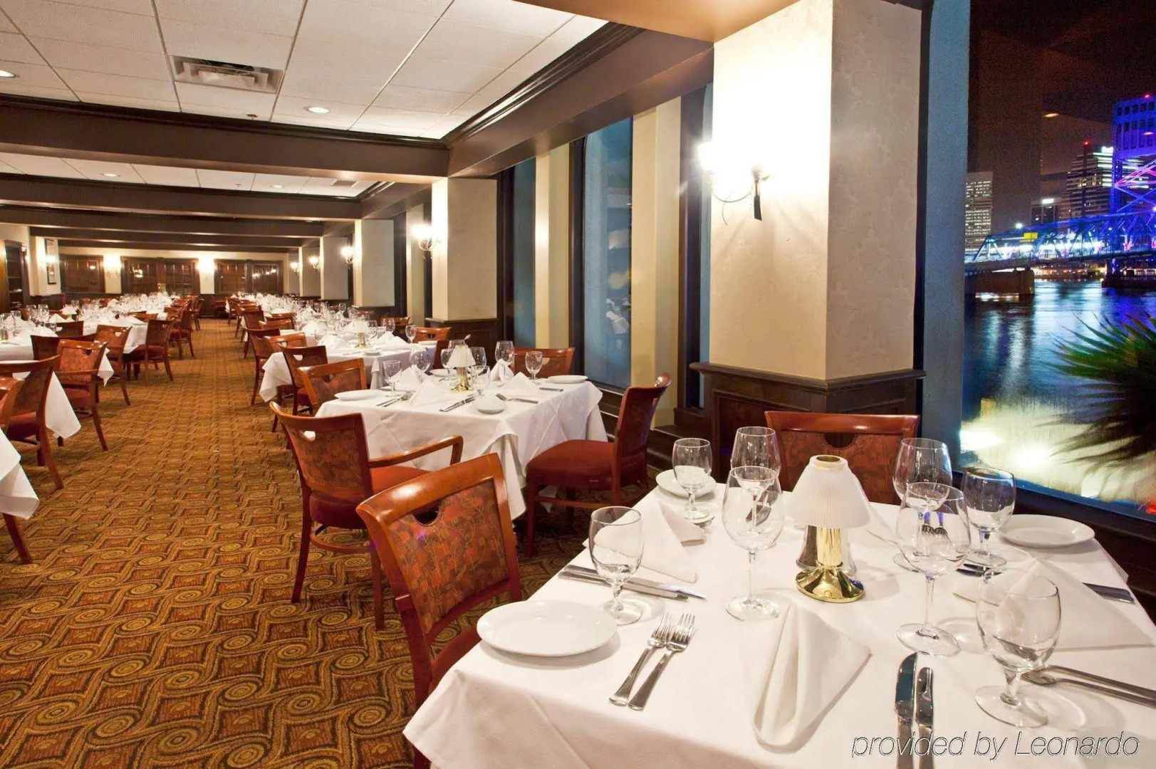 DoubleTree by Hilton Hotel Jacksonville Riverfront