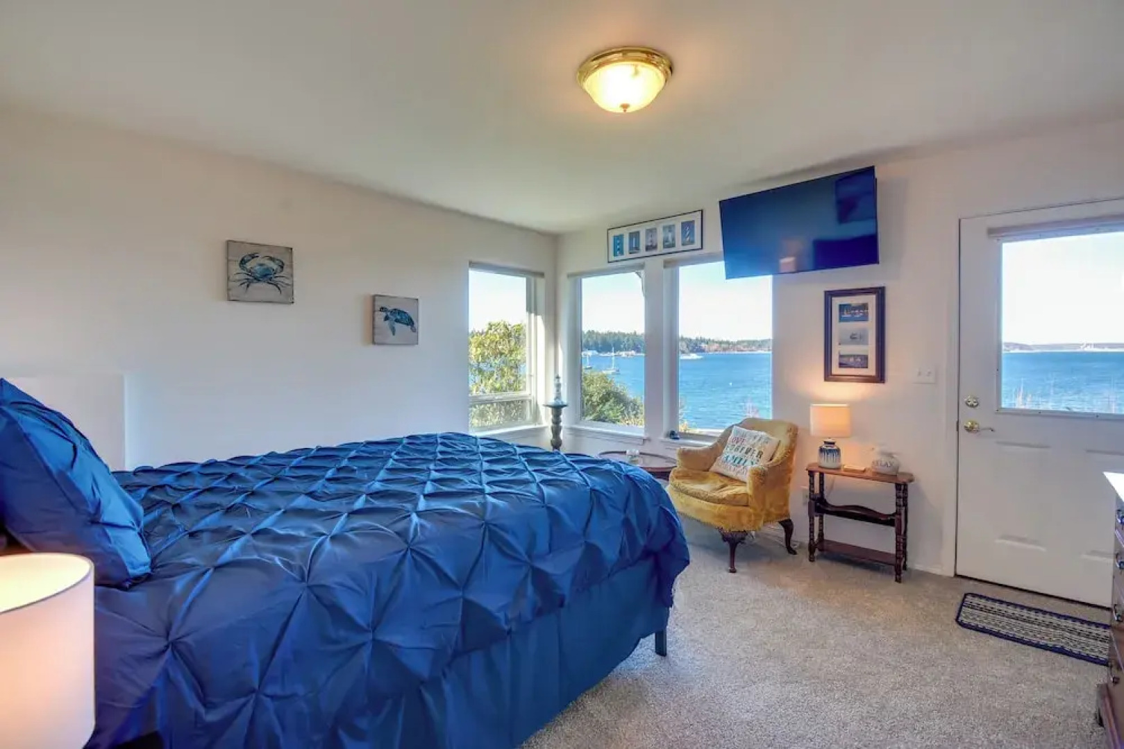 Waterfront PNW Escape w/ Deck & Beach Access!