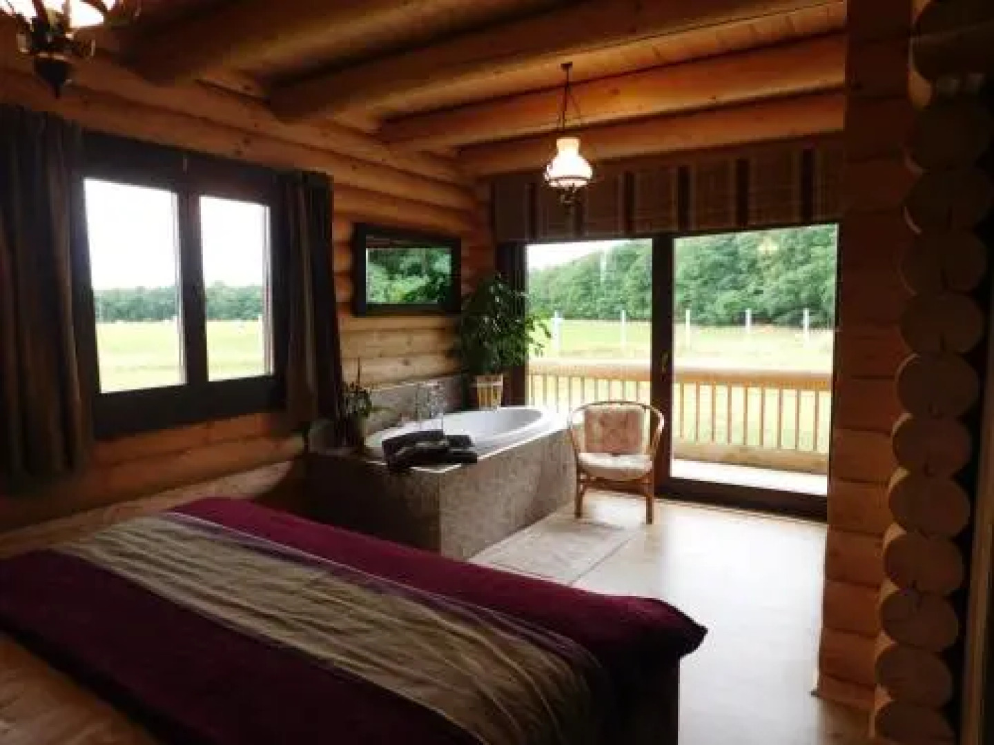 Holden Log House Gyarmat