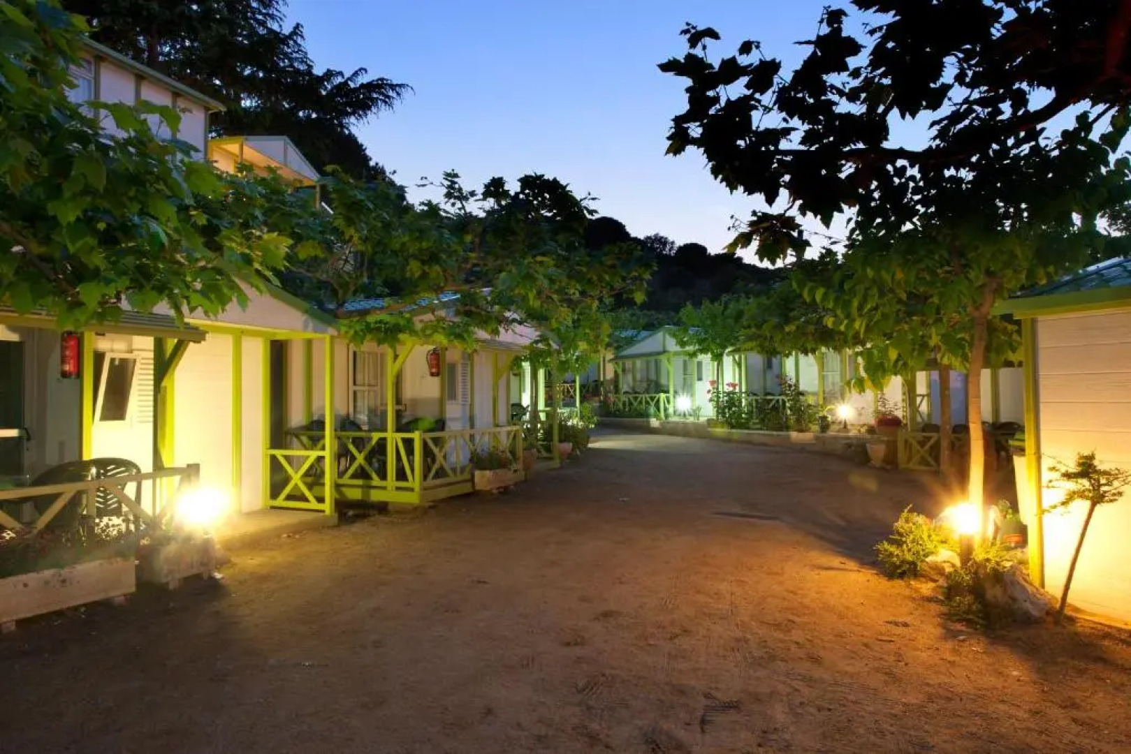 Camping Bungalows El Far