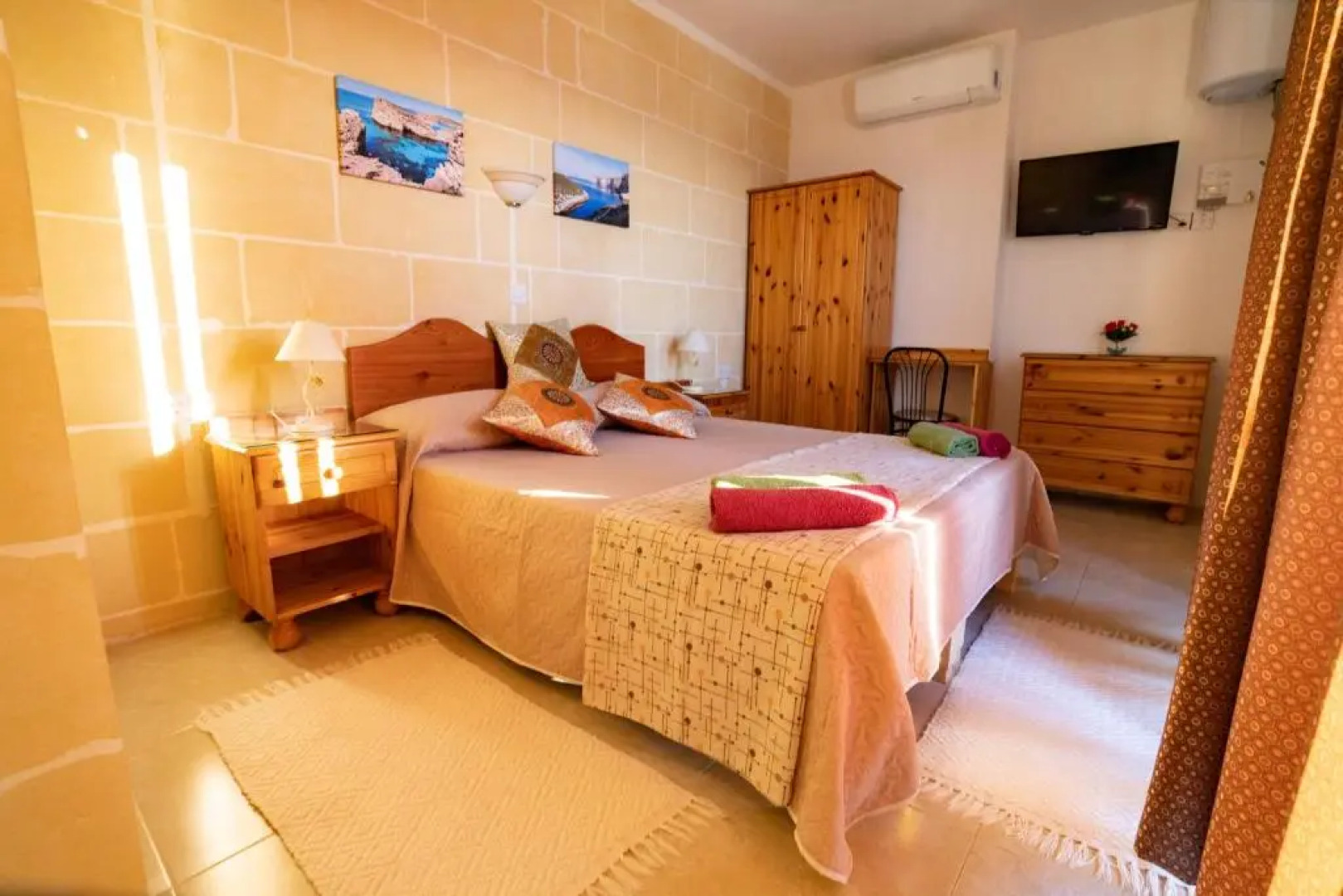 Sunset Seaview Apartments