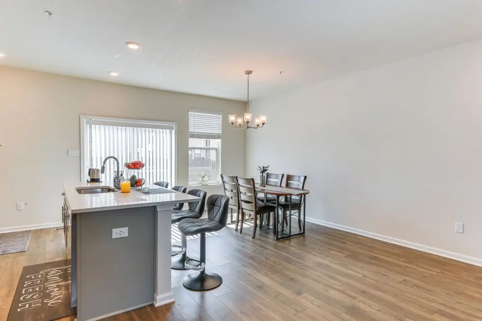 2 Mi to Dtwn Frederick: Updated Townhome