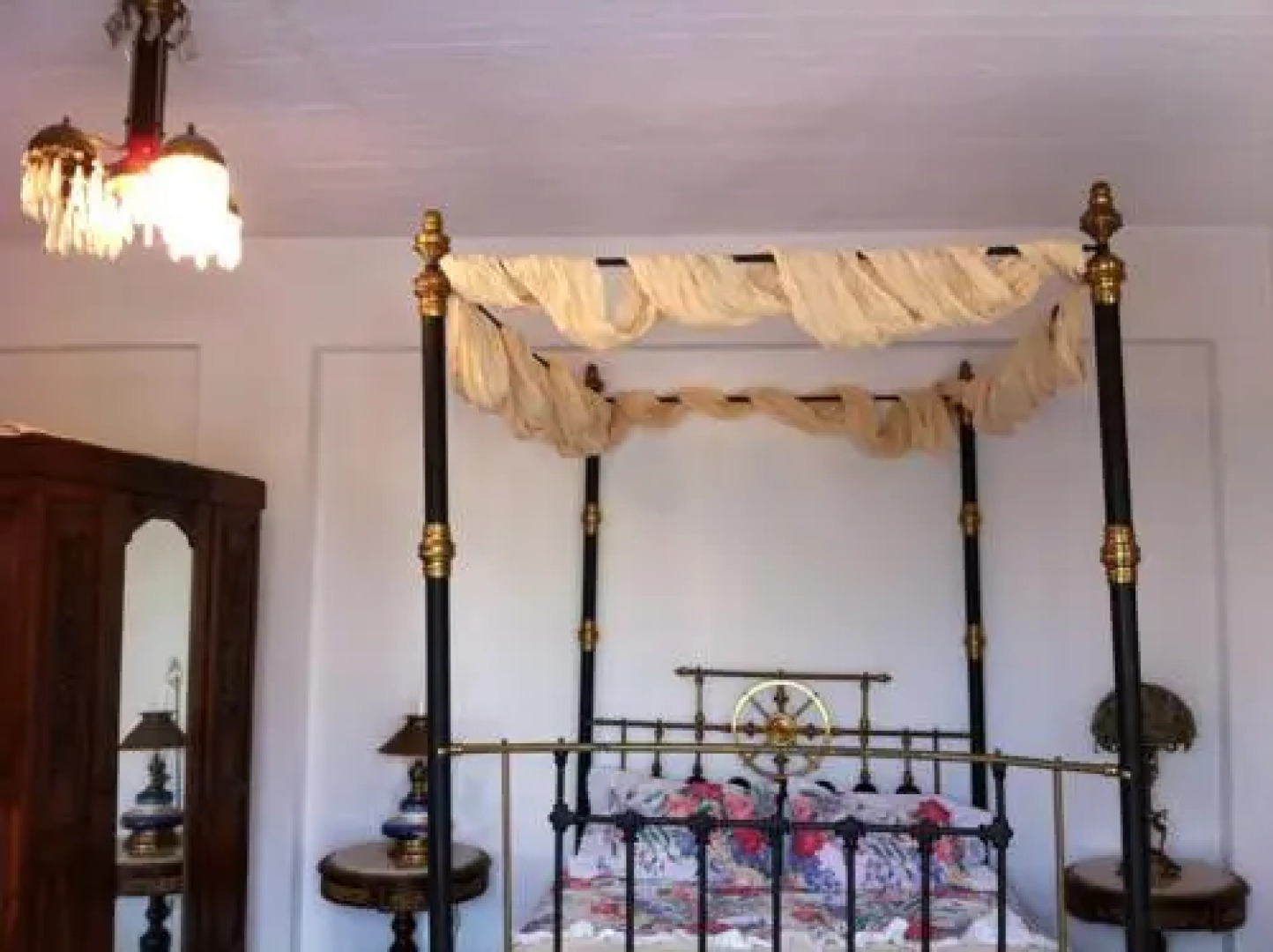 1911 Poros Country Retreat