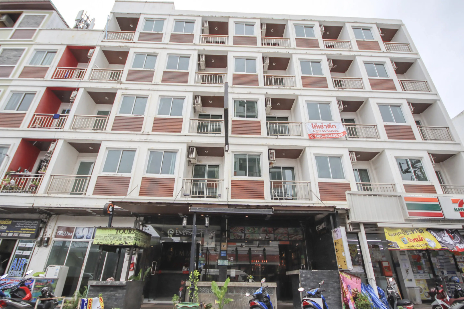 OYO 75321 Gemma Patong