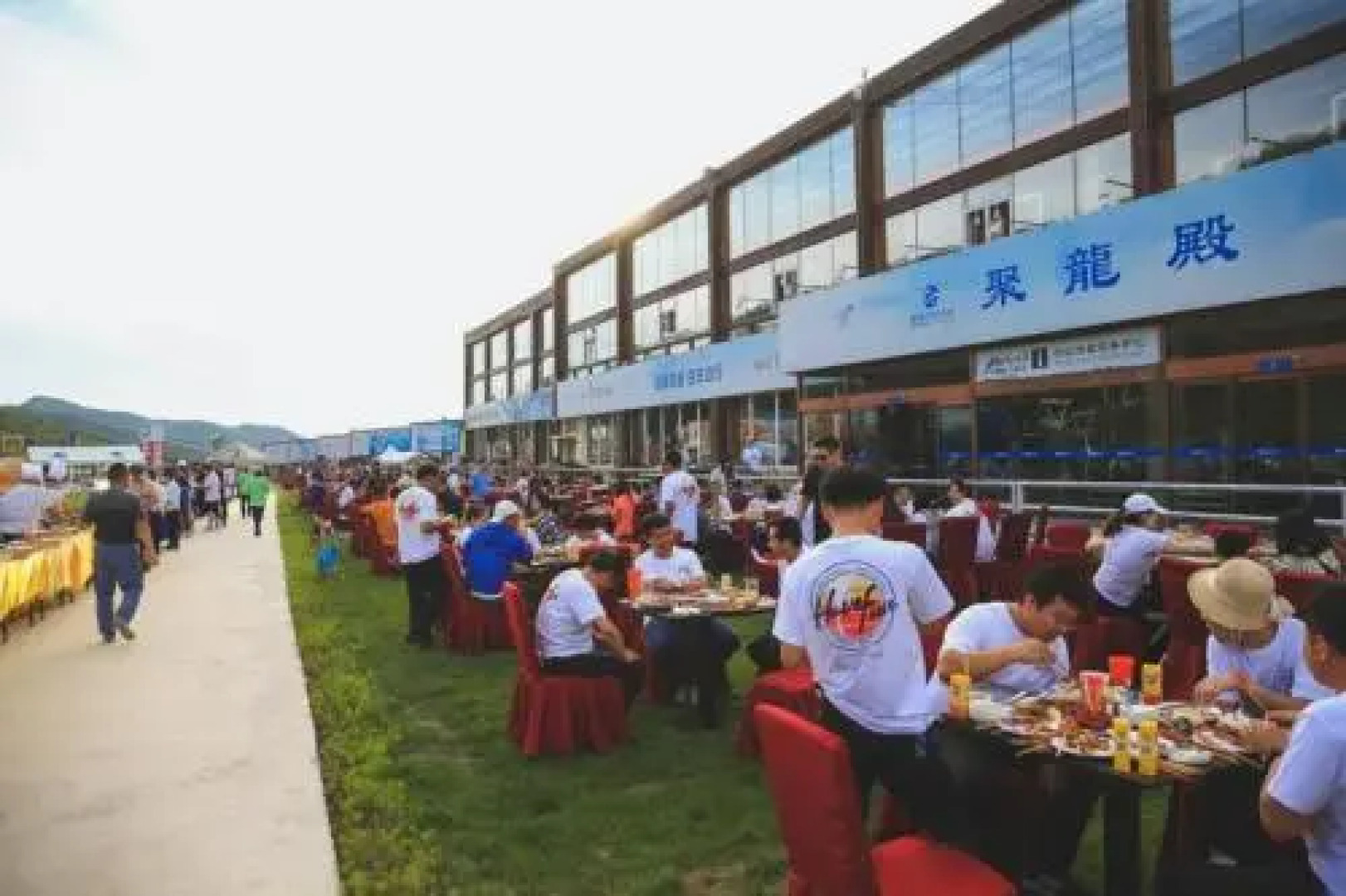 Zhangjiakou Wanlong Ski Resort International Apartment