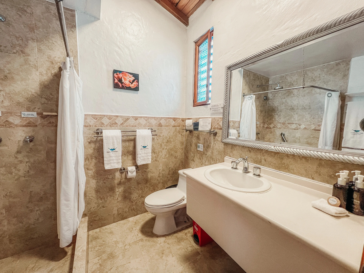 Hotel Isamar Galapagos Beachfront