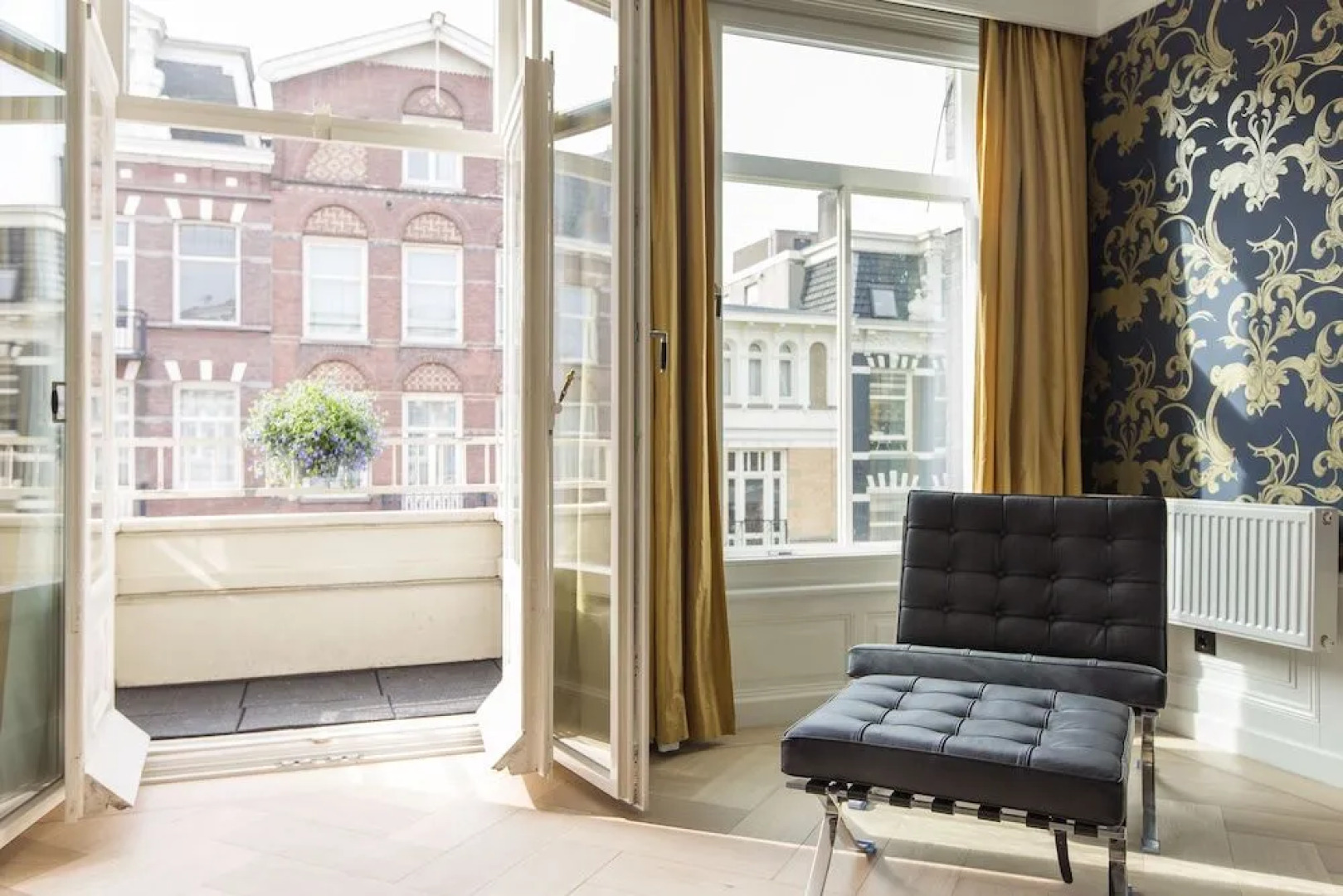 Amsterdam Canal Residence