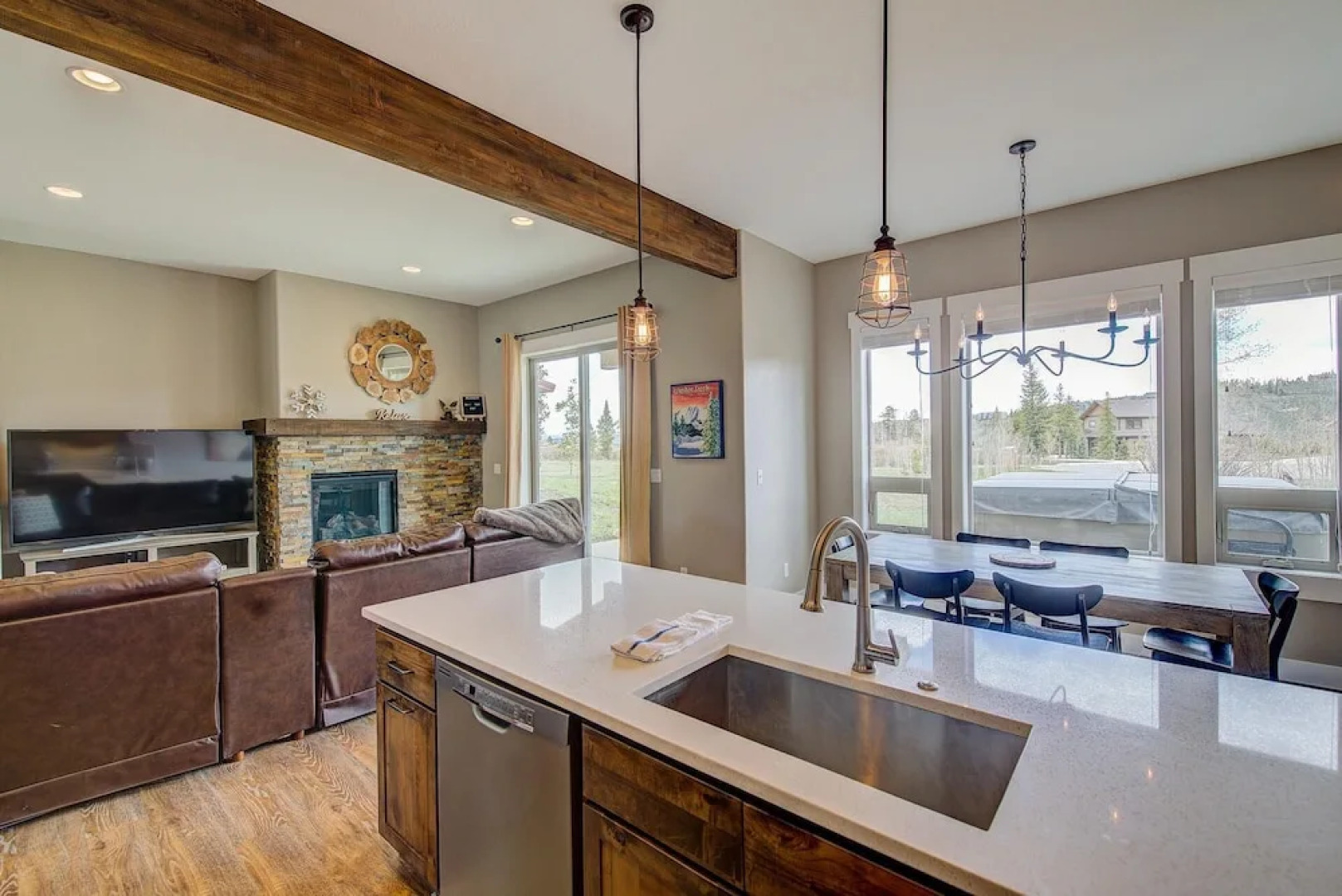 Mountain Getaway Stunning Views HOT TUB