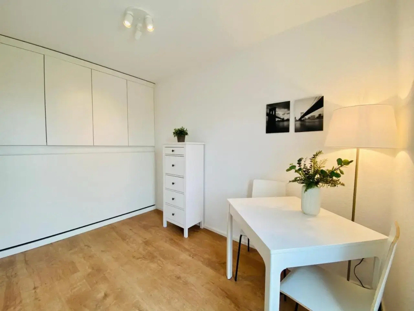 ZIMMERzuVERMIETEN in Deitingen Tiny House