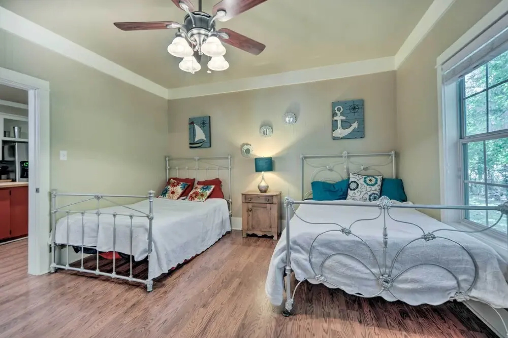 'the Petite Lake House' in Seguin w/ Patio!