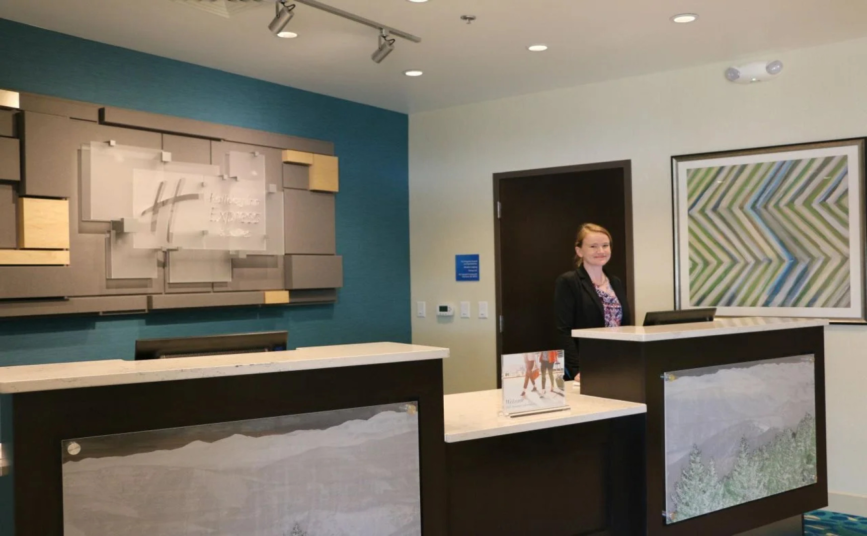 Holiday Inn Express & Suites Hendersonville SE - Flat Rock