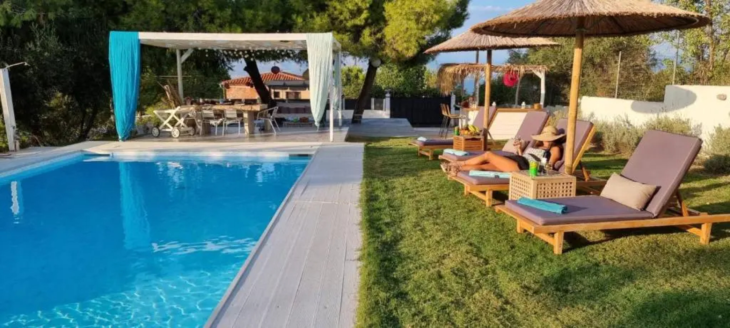 HEAVENLY VIEWS-2-APARTMENT with POOL VIEW CLOSE TO THE BEACH!