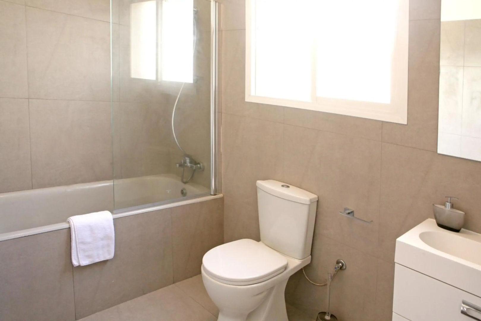 Corina Suites and Apartments