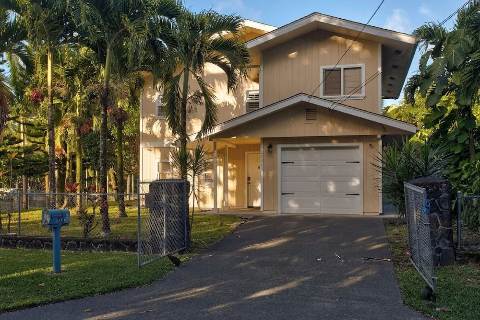 Hale Hokua O Nalu 3 Bedroom Home by Redawning