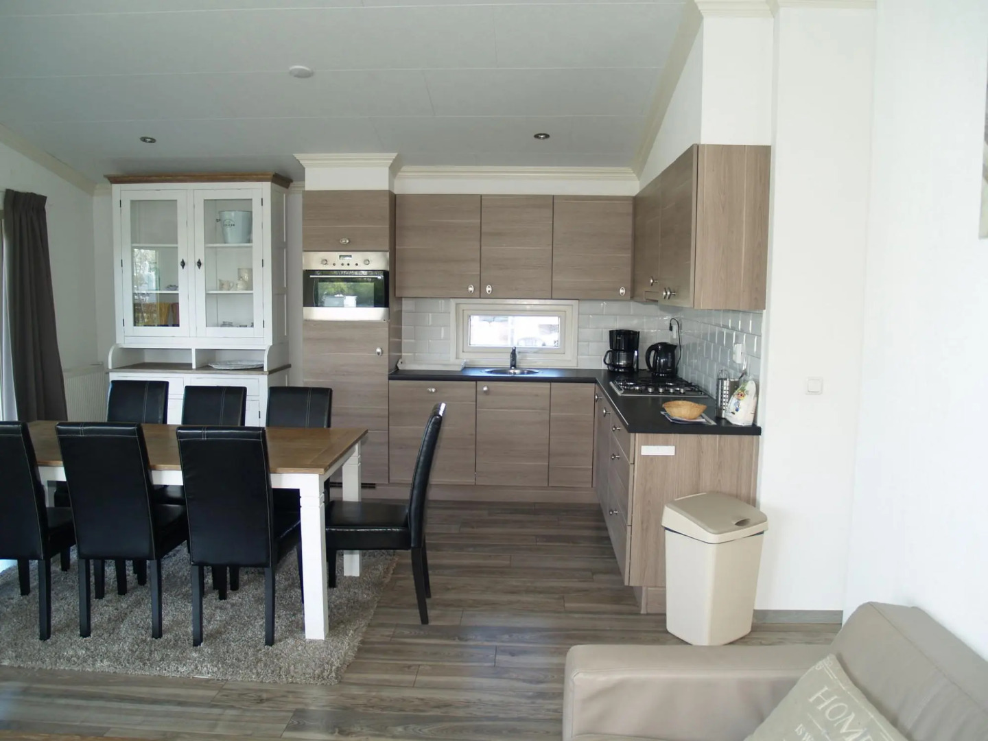 Chalet w/ Garden in Zaan Style