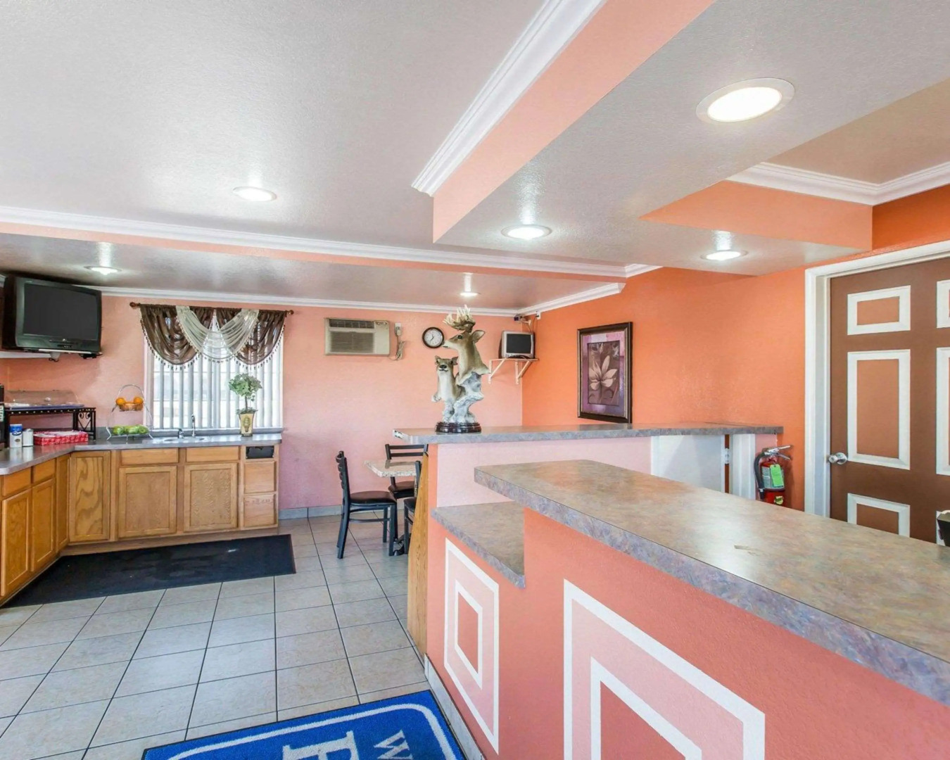 Studio 6 Suites – San Bernardino, CA