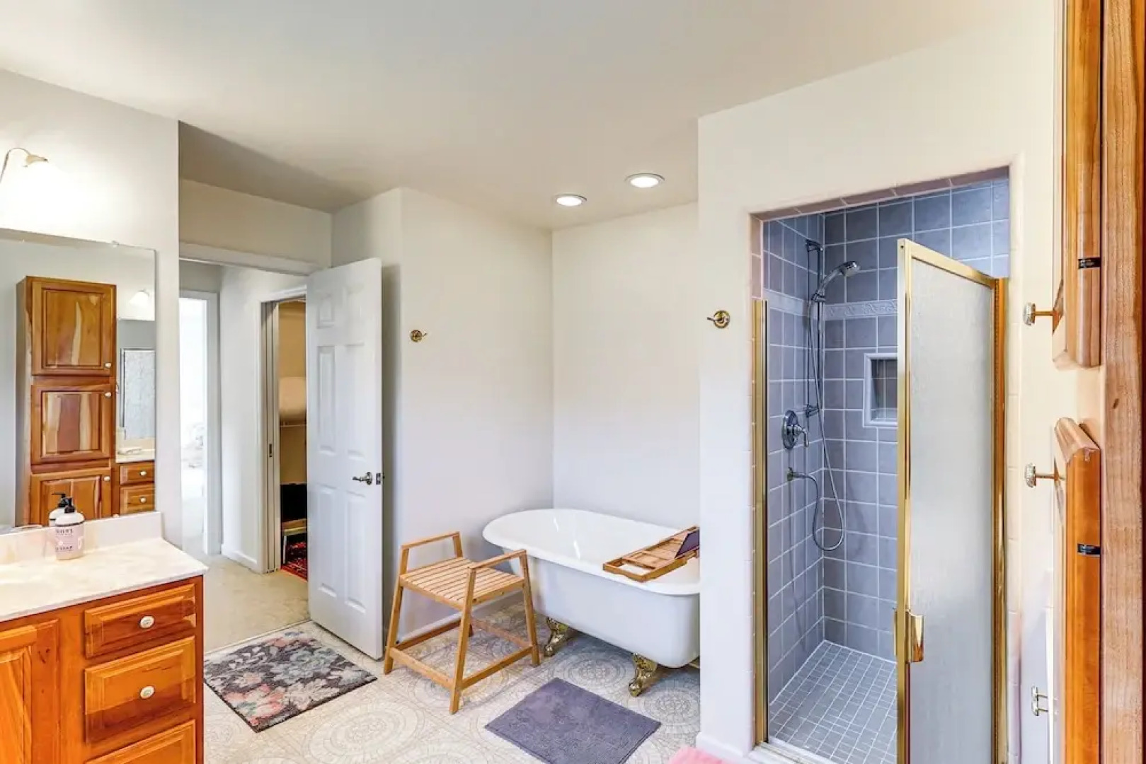 5 Mi to Beach: Lewes Home w/ Deck & Pond View