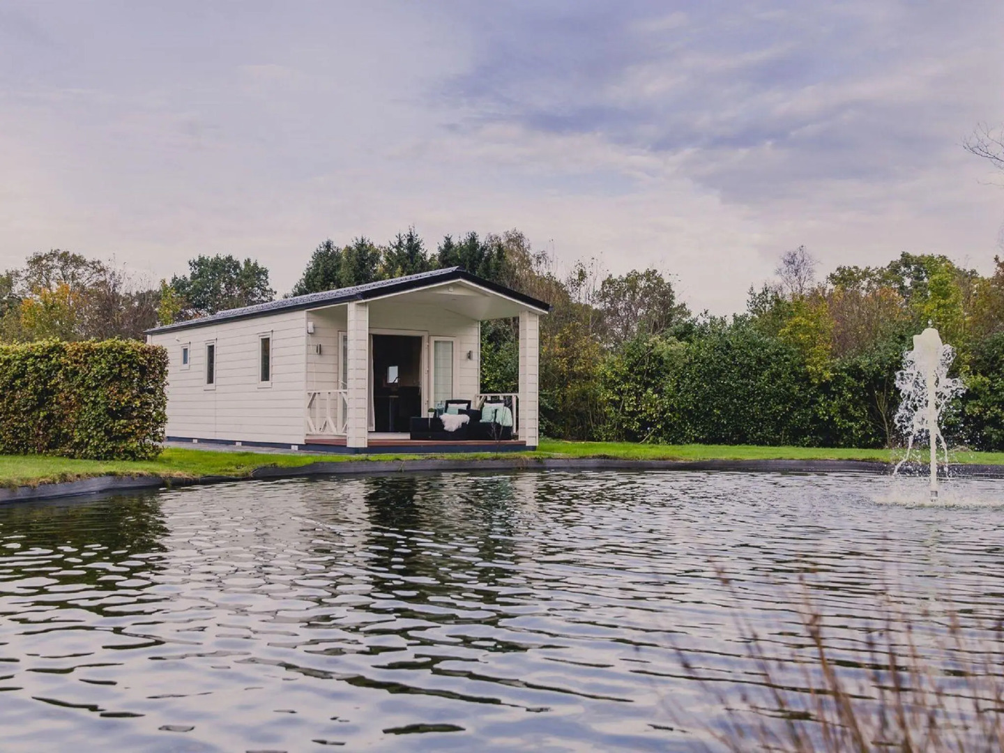 Cozy chalet on a pond, at the edge of the forest