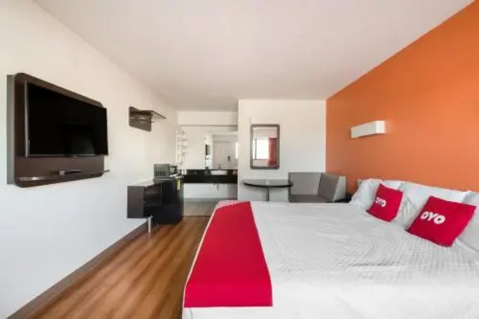 Motel 6 Akron