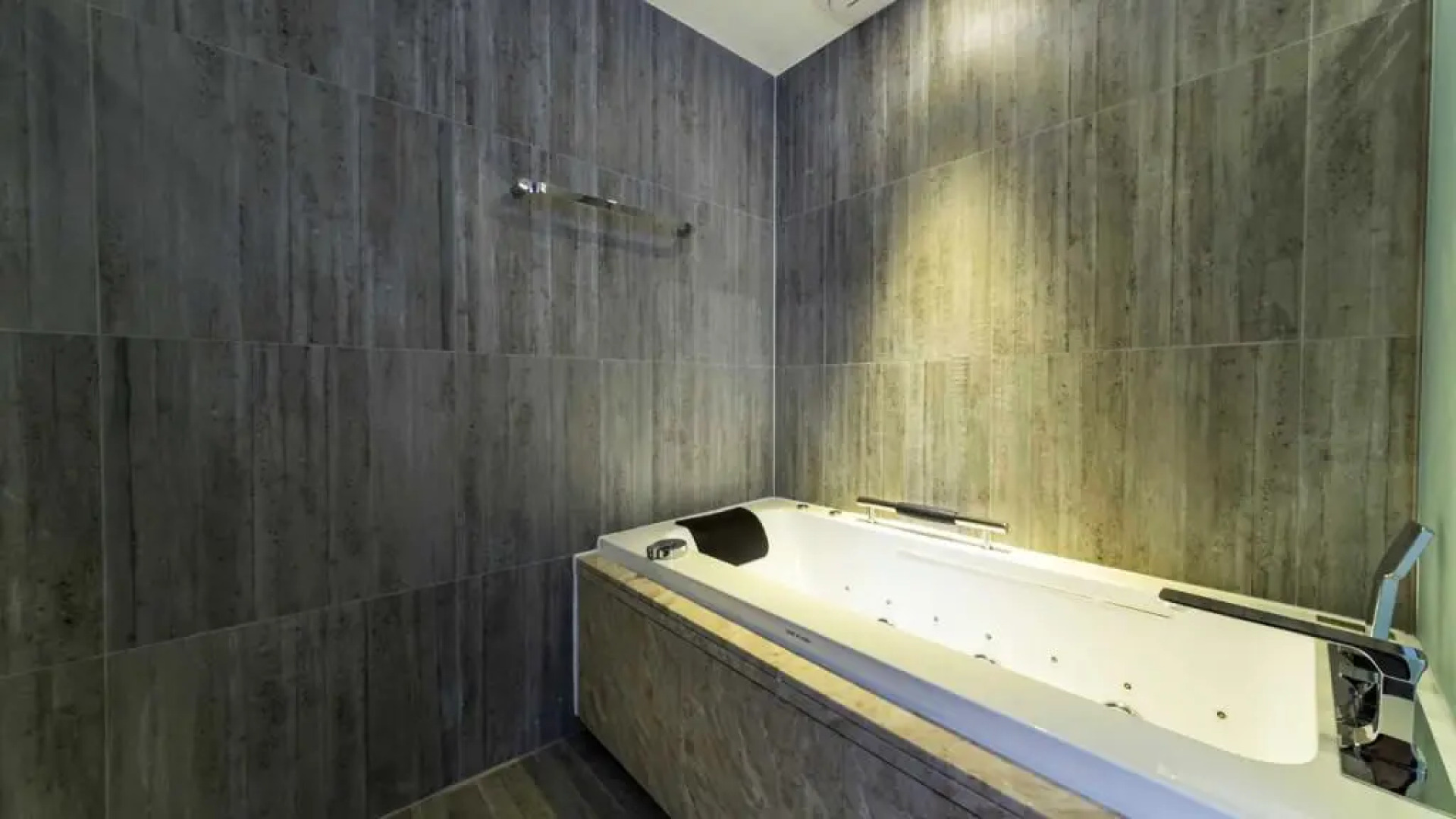 Guri Galmae Indi Present Hotel