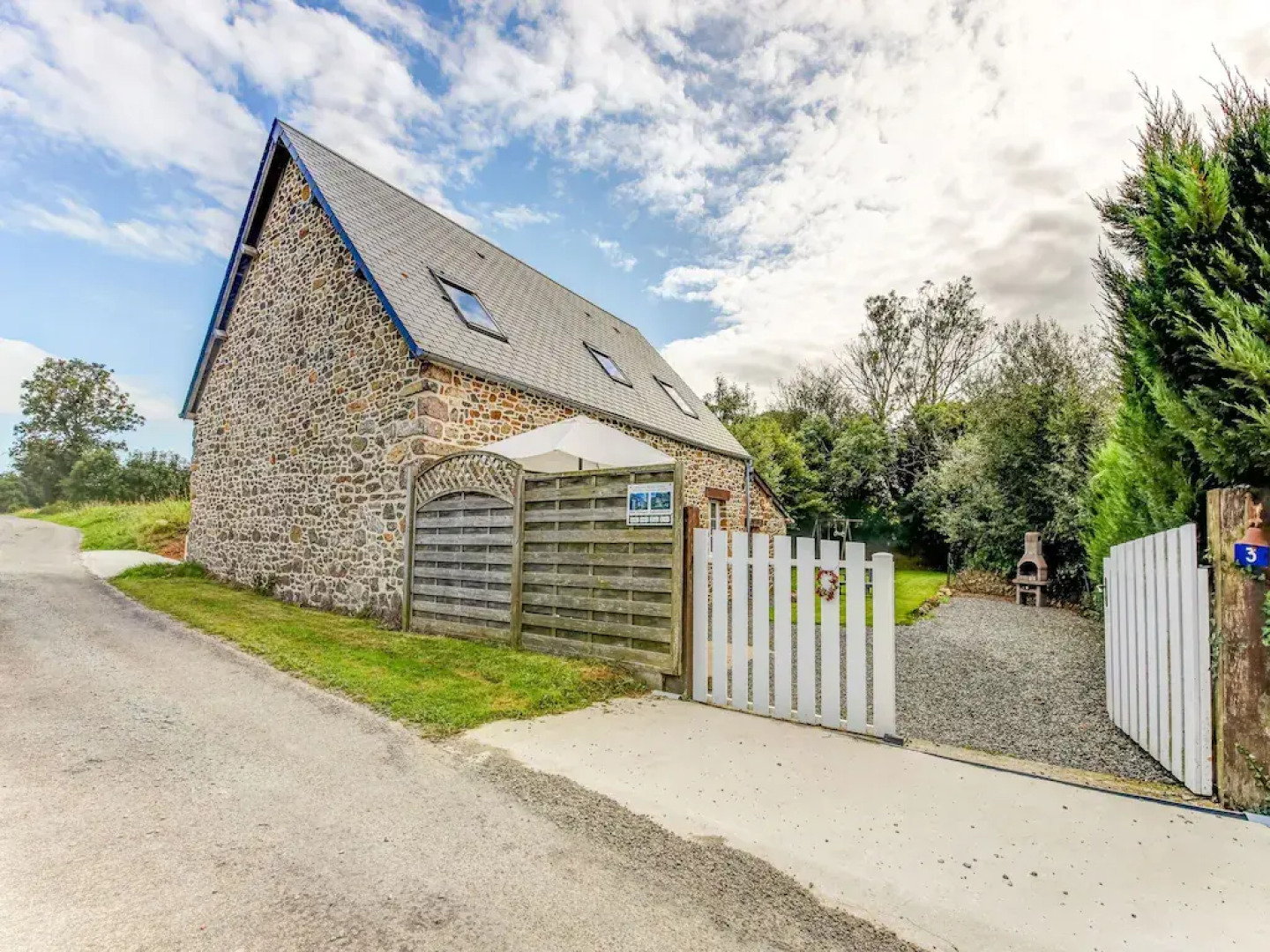 Beautiful Holiday Home in Brainville with Garden