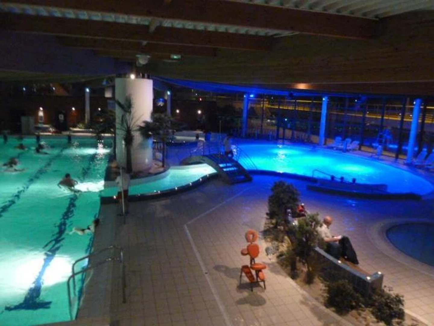 Bungalow With 2 Bedrooms in Saint-jean-de-monts, With Pool Access, Fur