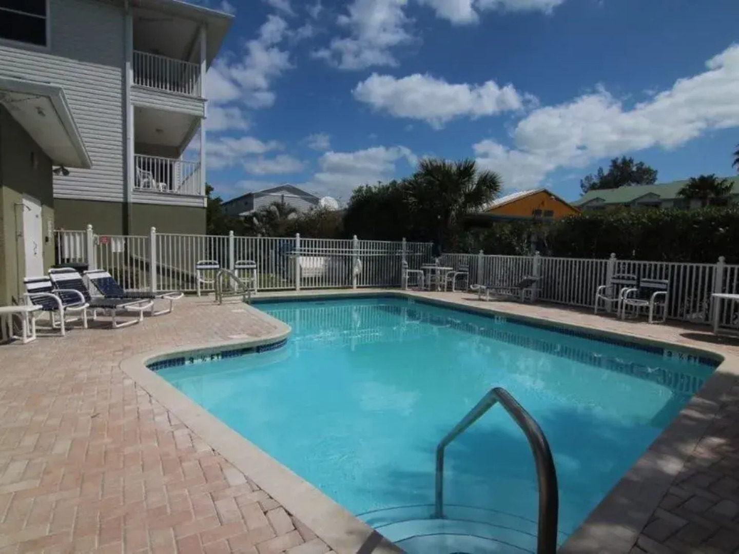 Mariner's Pointe 202 2 Br Cabin by RedAwning