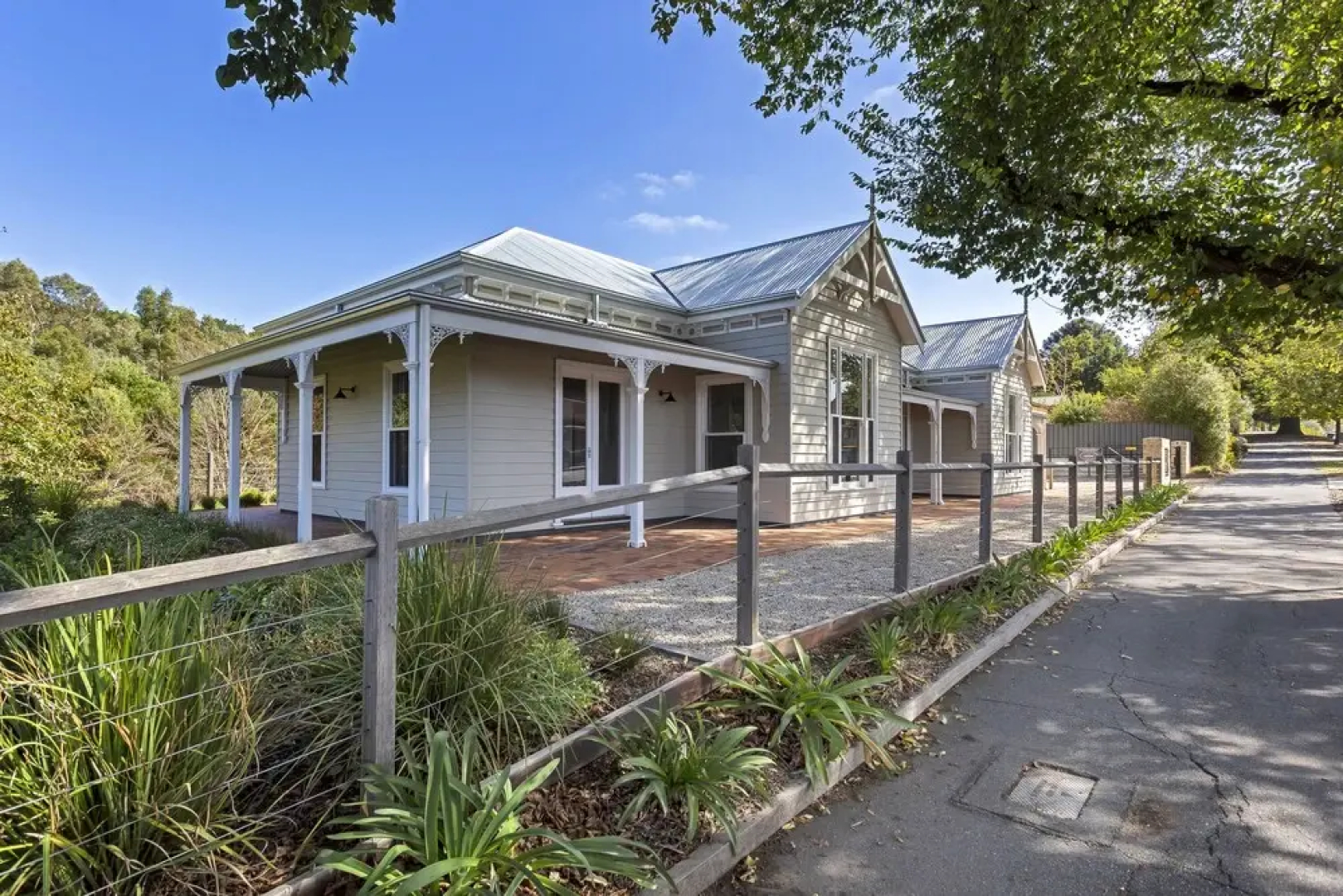 Grandview Accommodation - The Elm Tree Apartments