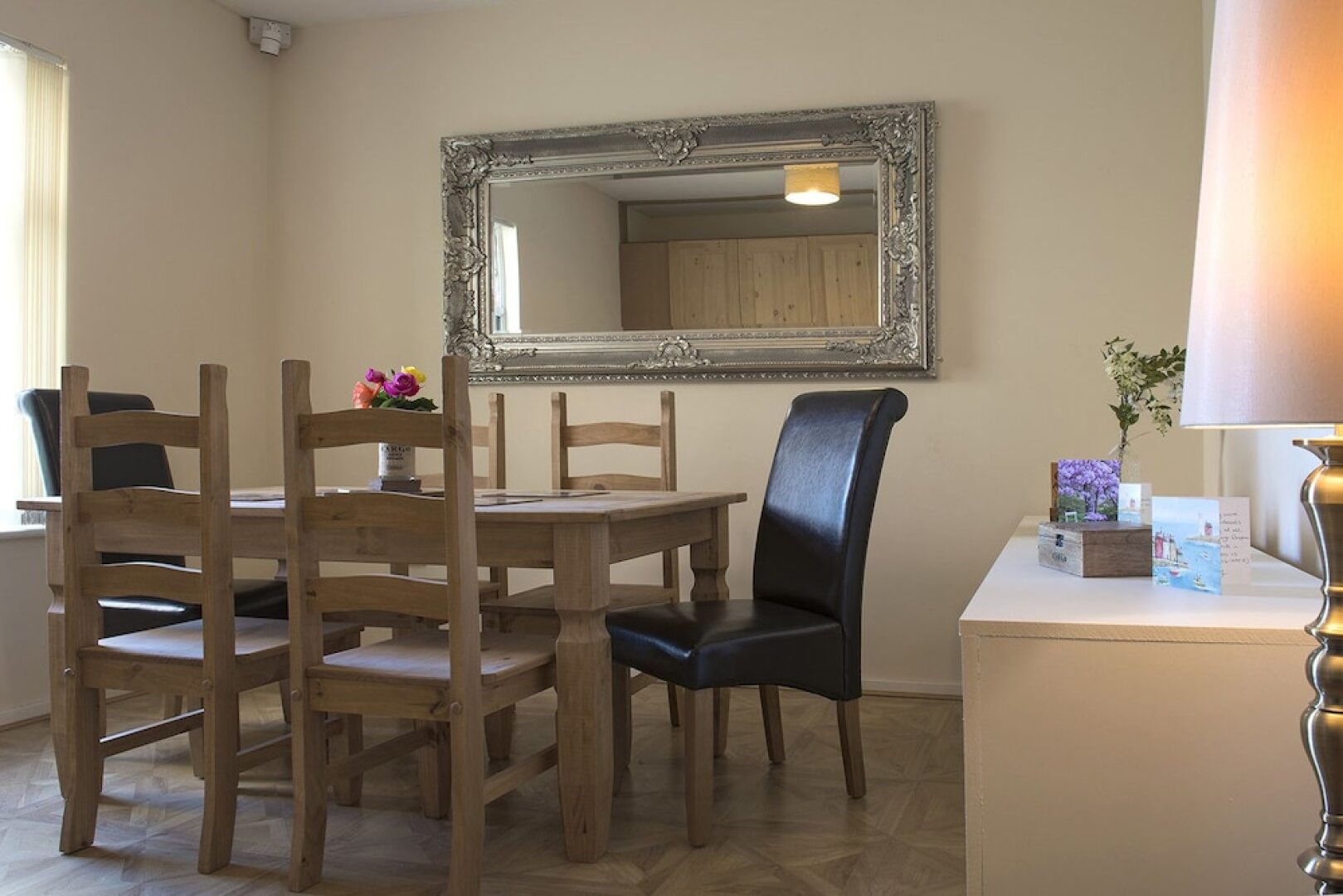 Cargo Cafe Apartments