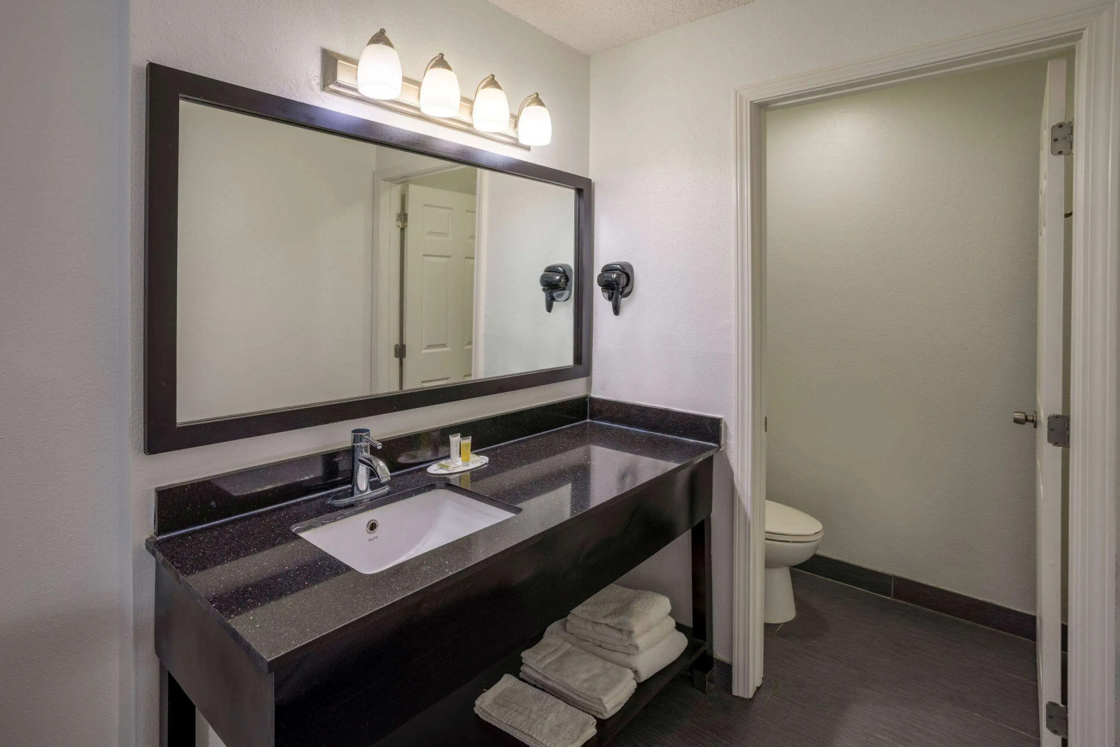 Super 8 by Wyndham Villa Rica