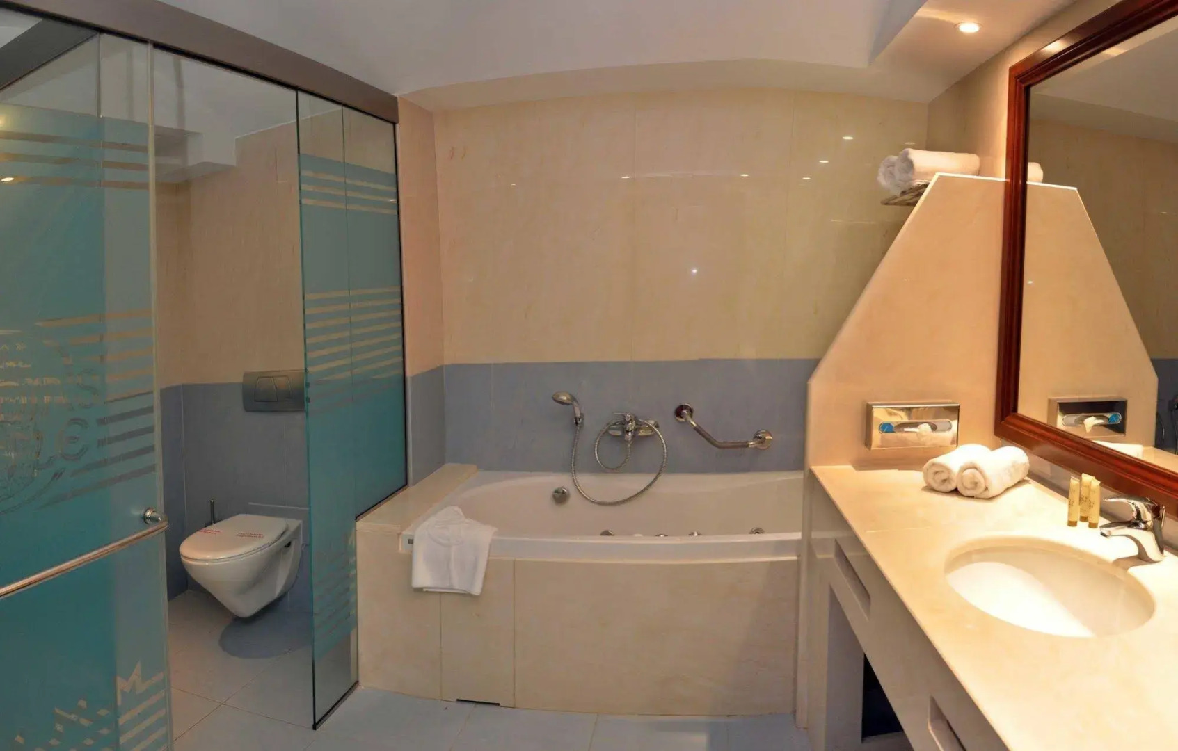 Seafos Luxury Resort & Spa