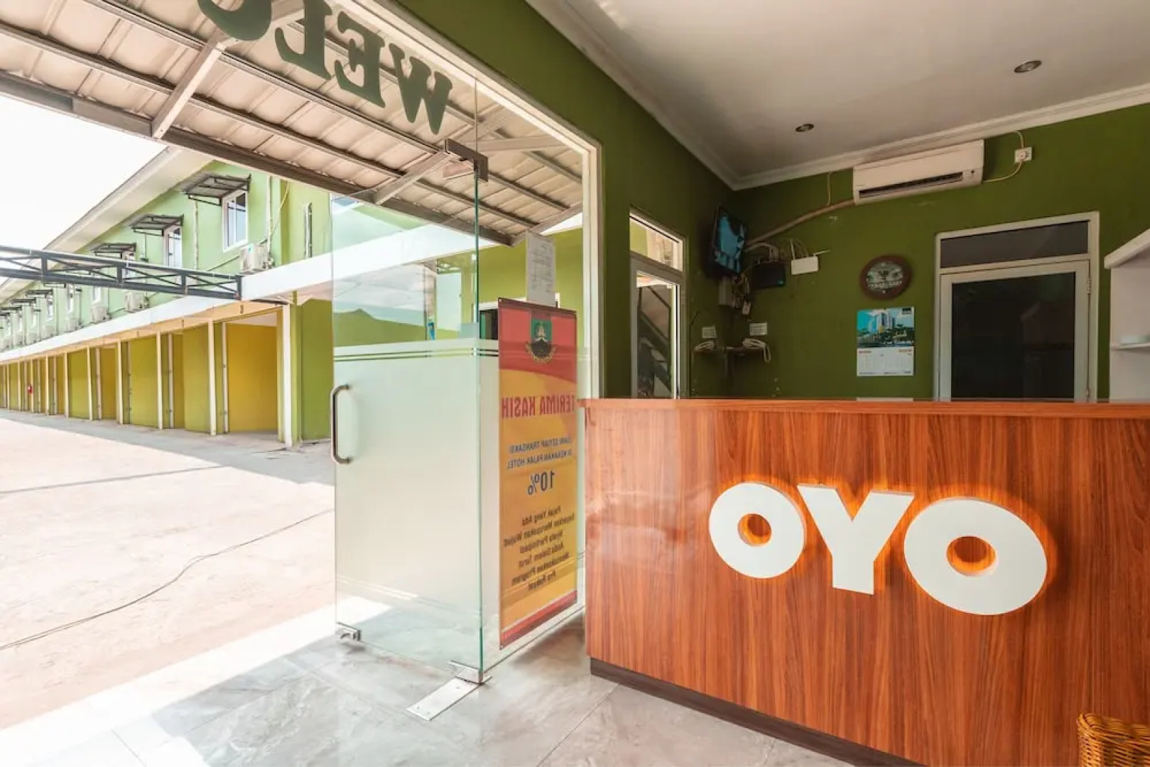 OYO 2306 Trans Hotel