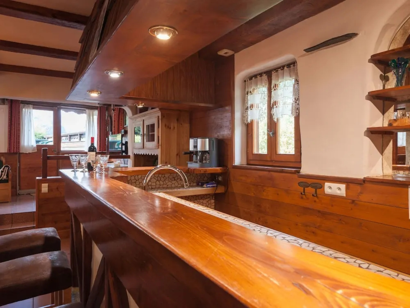 Comfortable Semi-detached Chalet 1 km. From the Nice Center