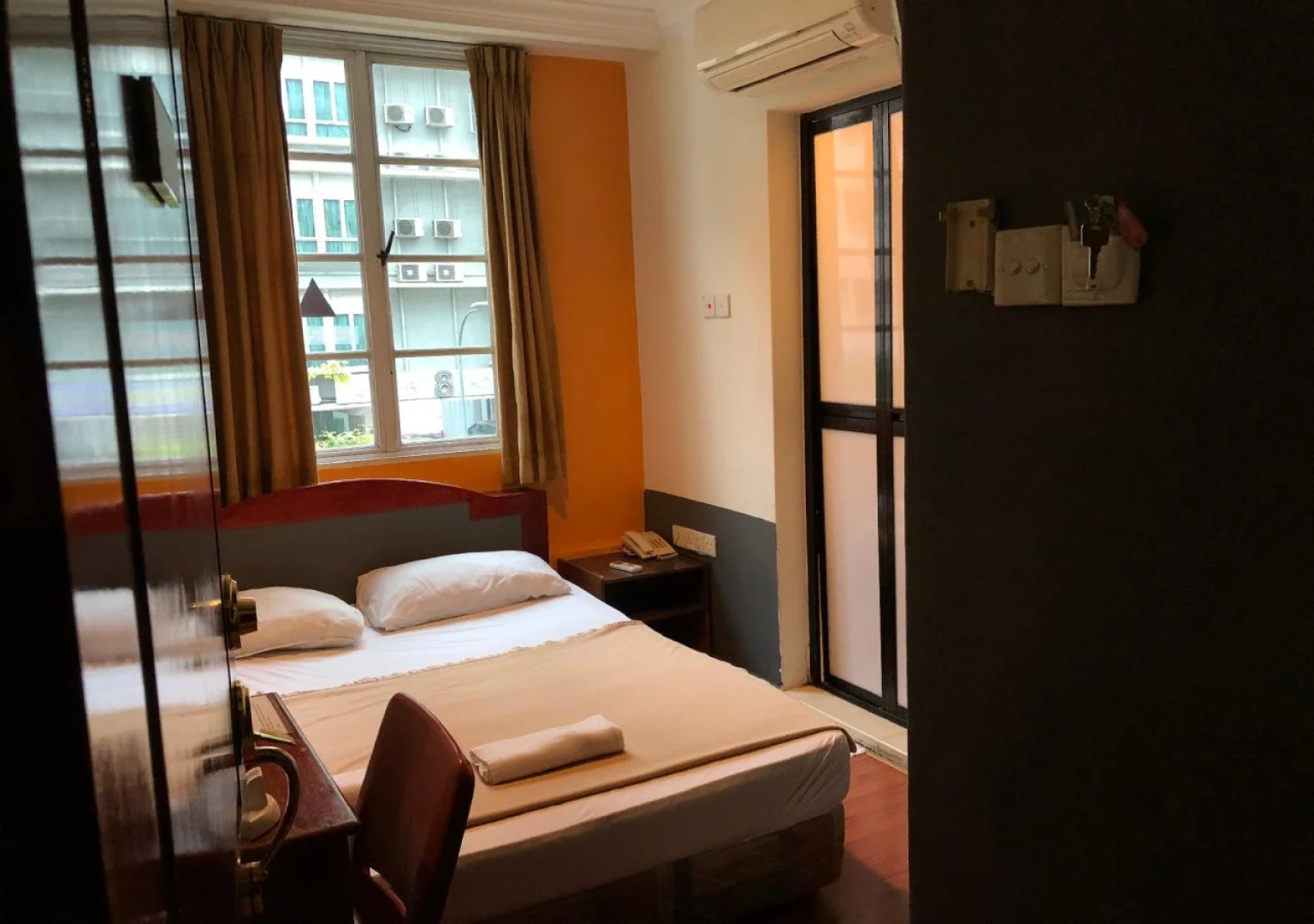 New Happy Hotel