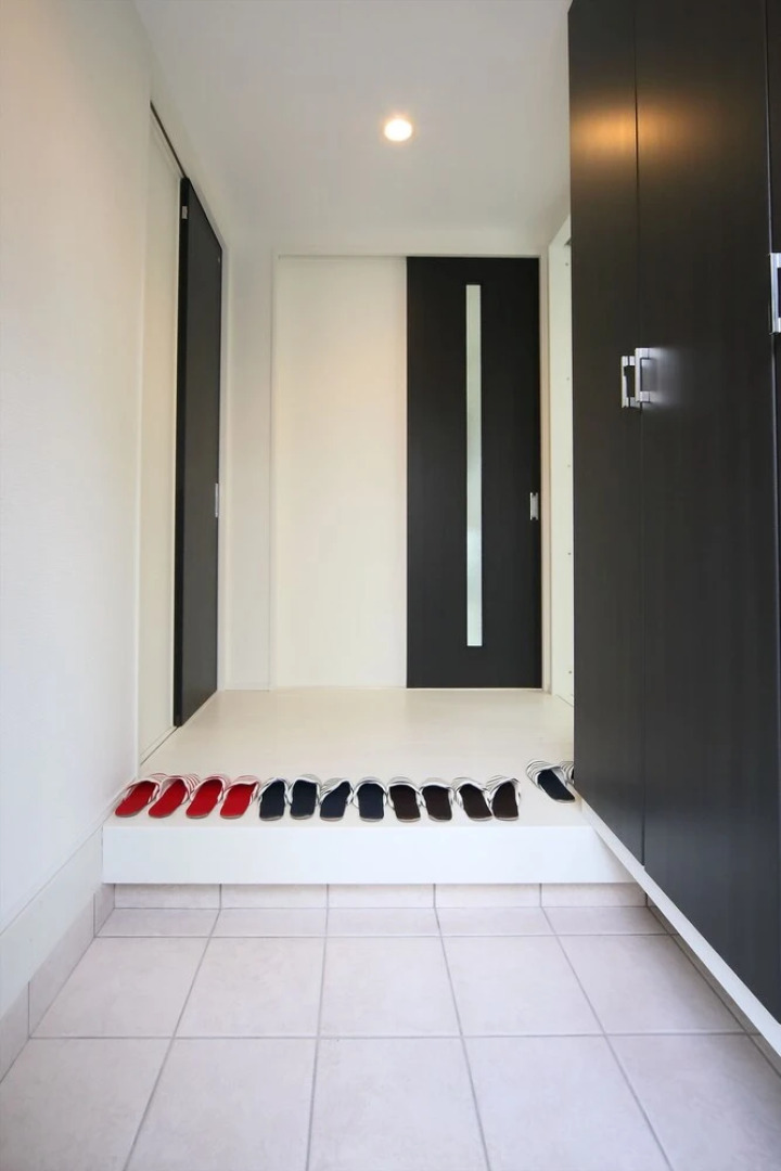 Neyagawa Station House