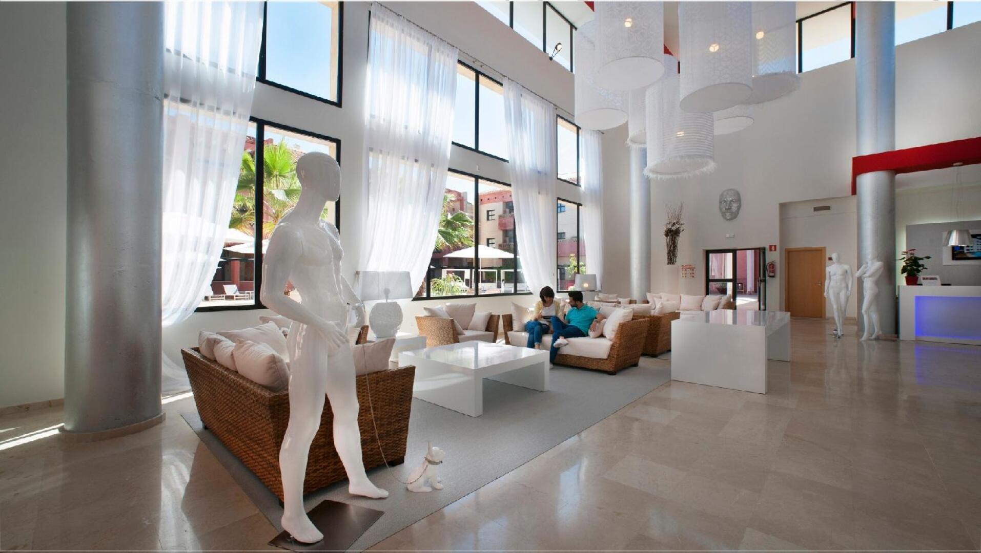 Leo Punta Umbria Solo Adultos