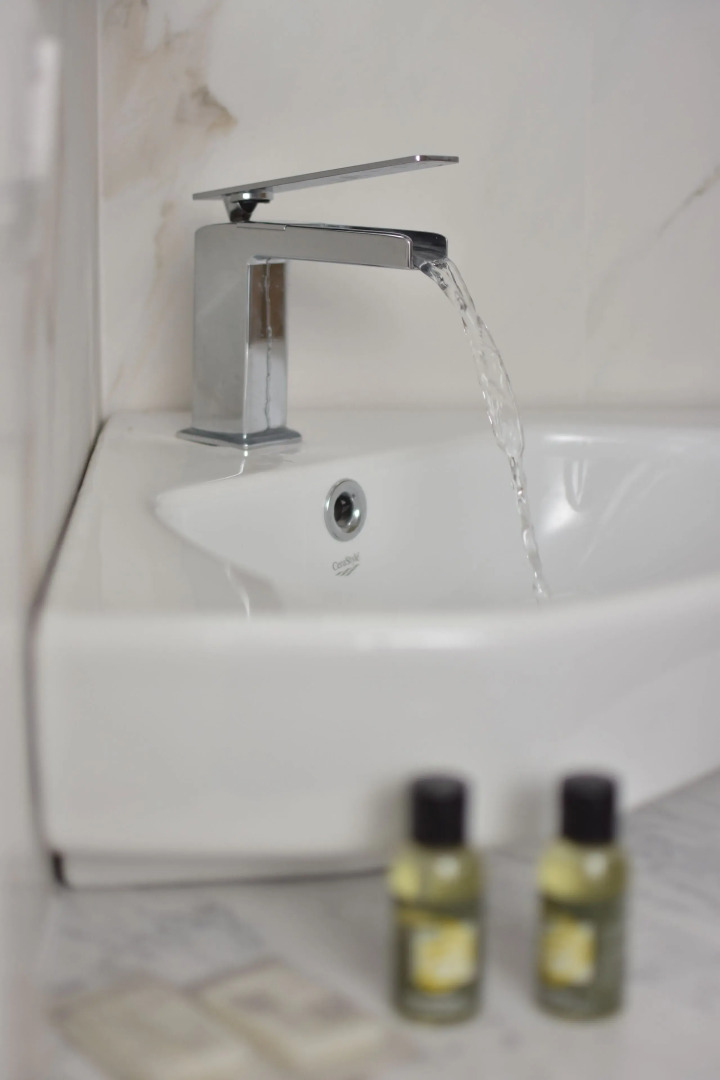 Airen Hotel Velipoje