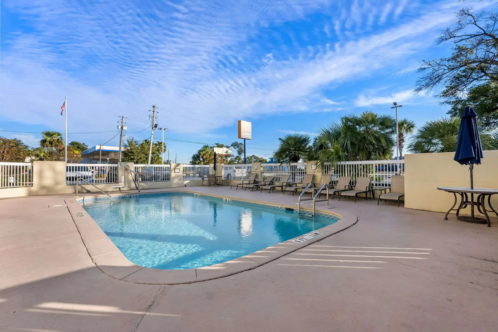 Comfort Inn & Suites