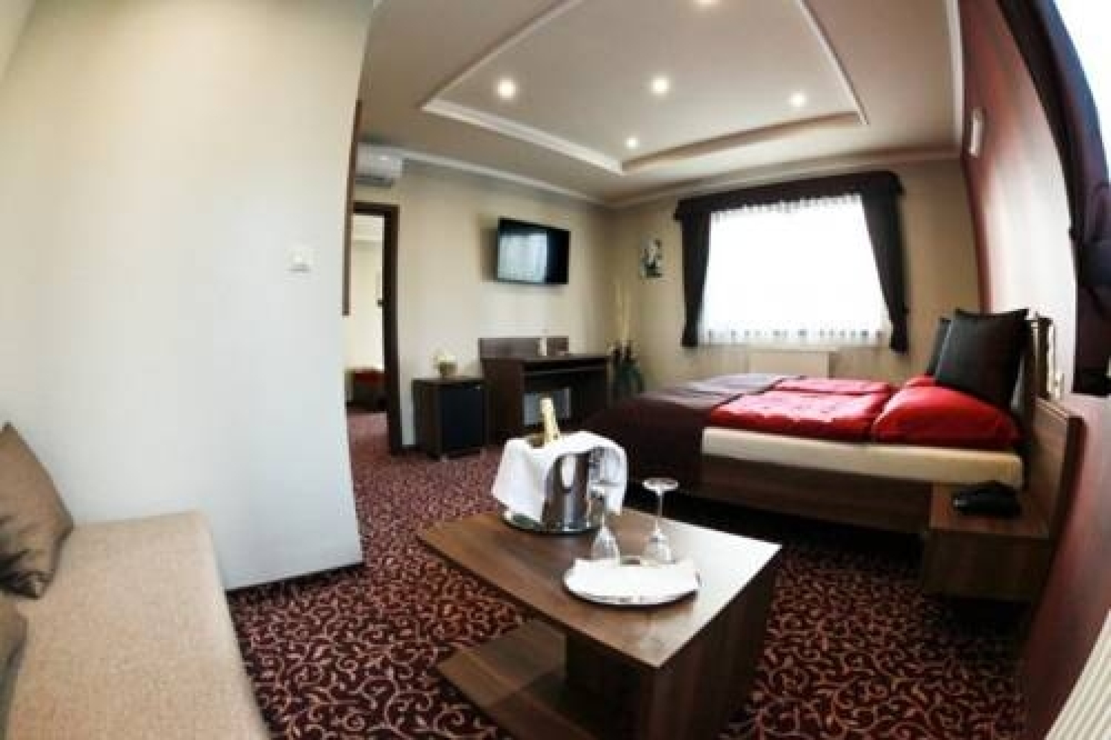 Corvin Pension And Restaurant