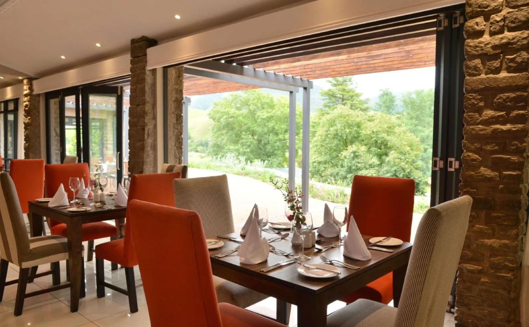 Premier Hotel Sani Pass