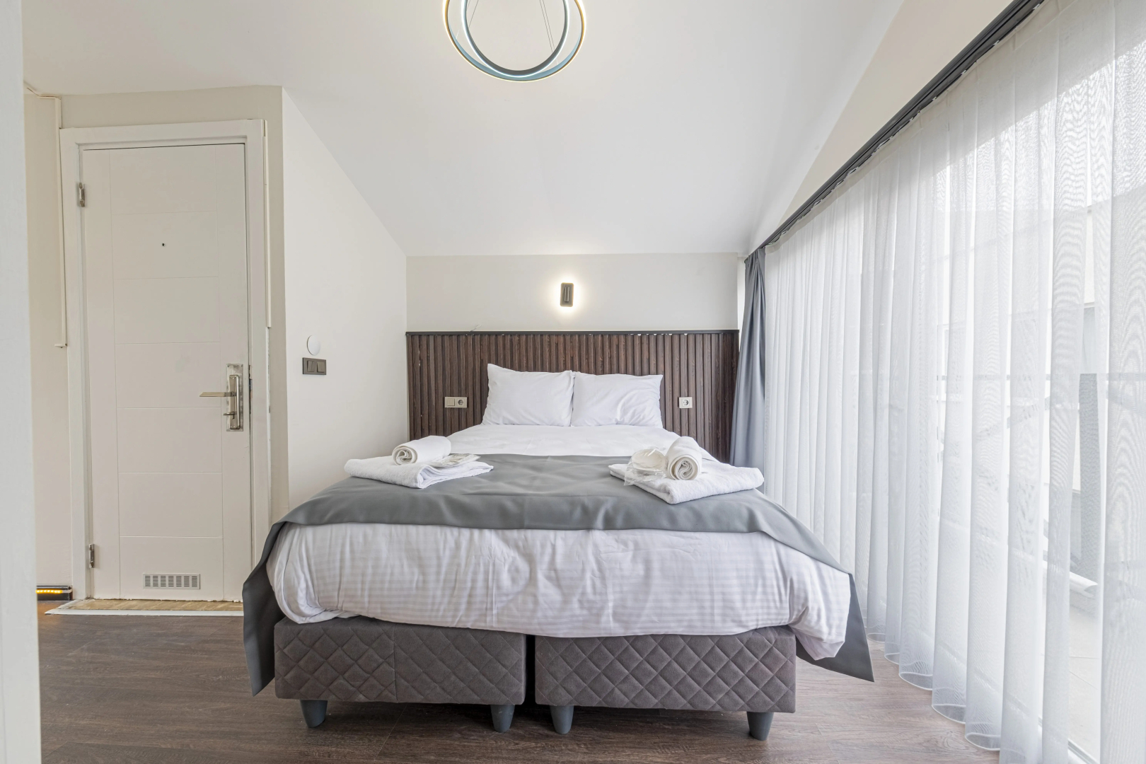 Forbes Suites