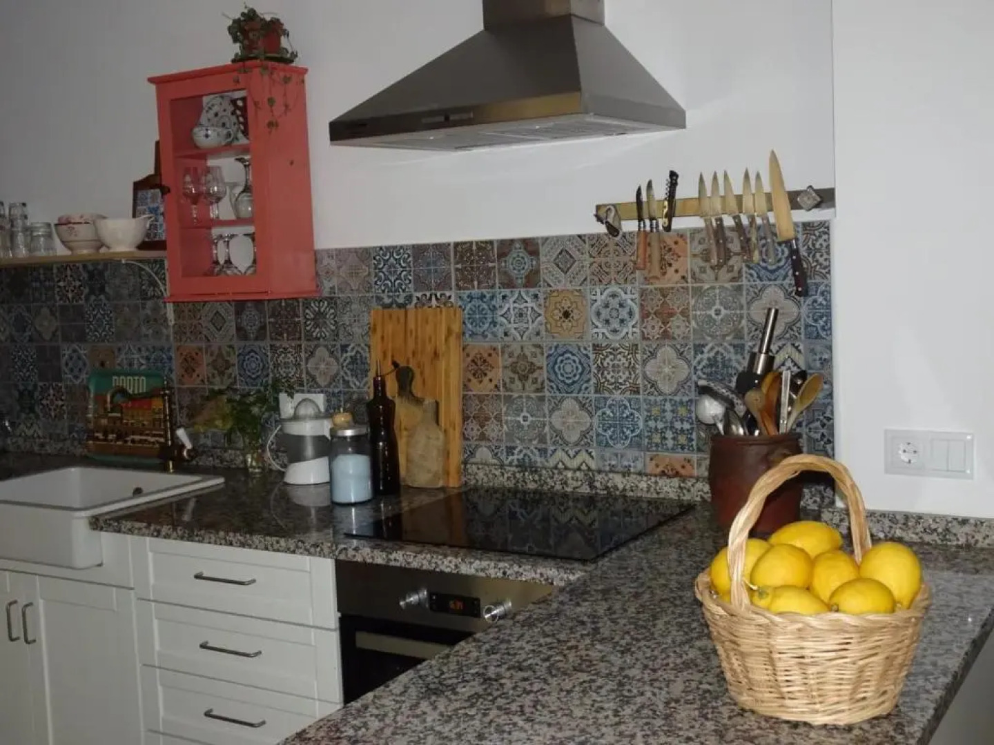 A Casa Com 2 Pereiras