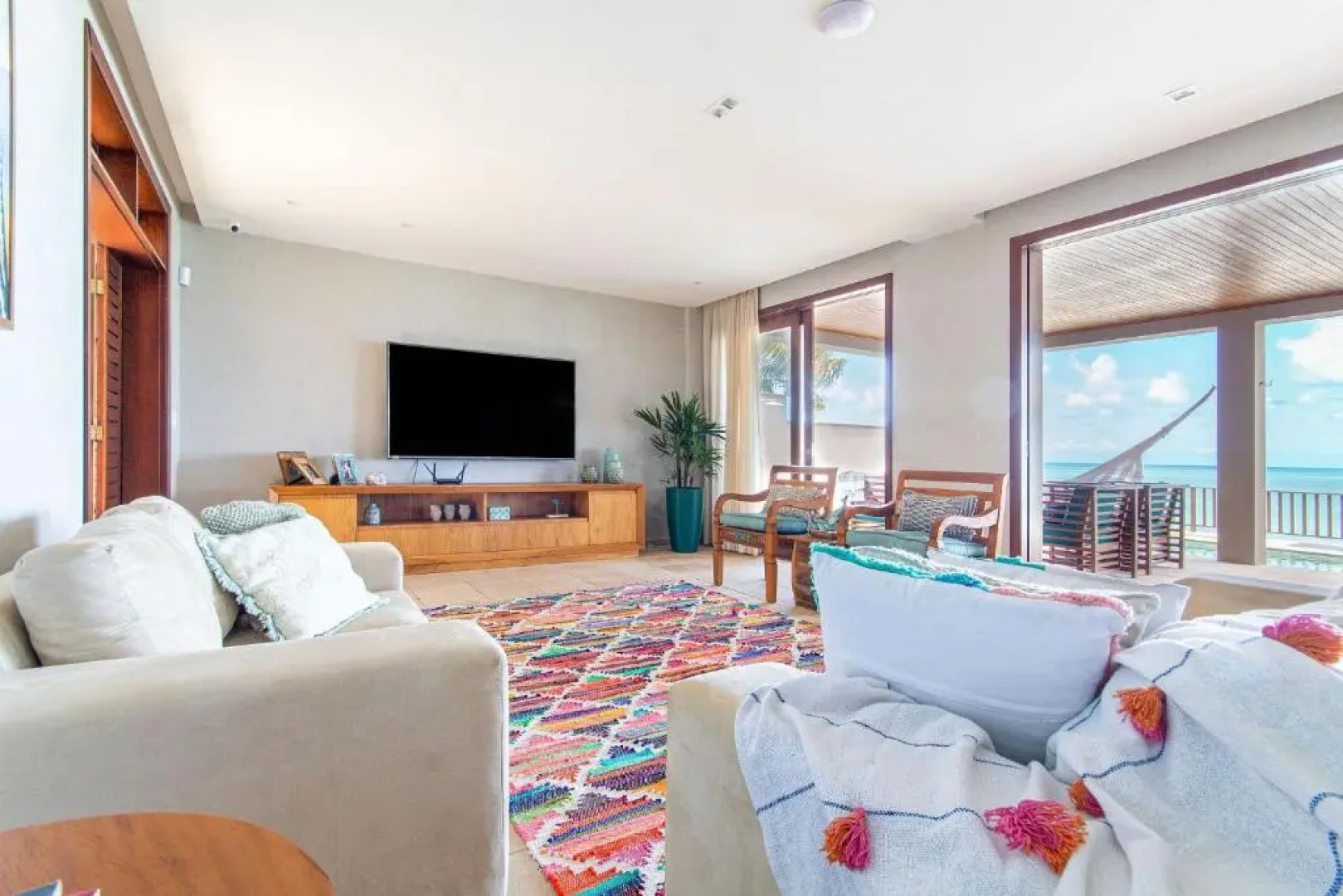 Casa beira mar na Praia de Porto Mirim para 18 pessoas por Carpediem