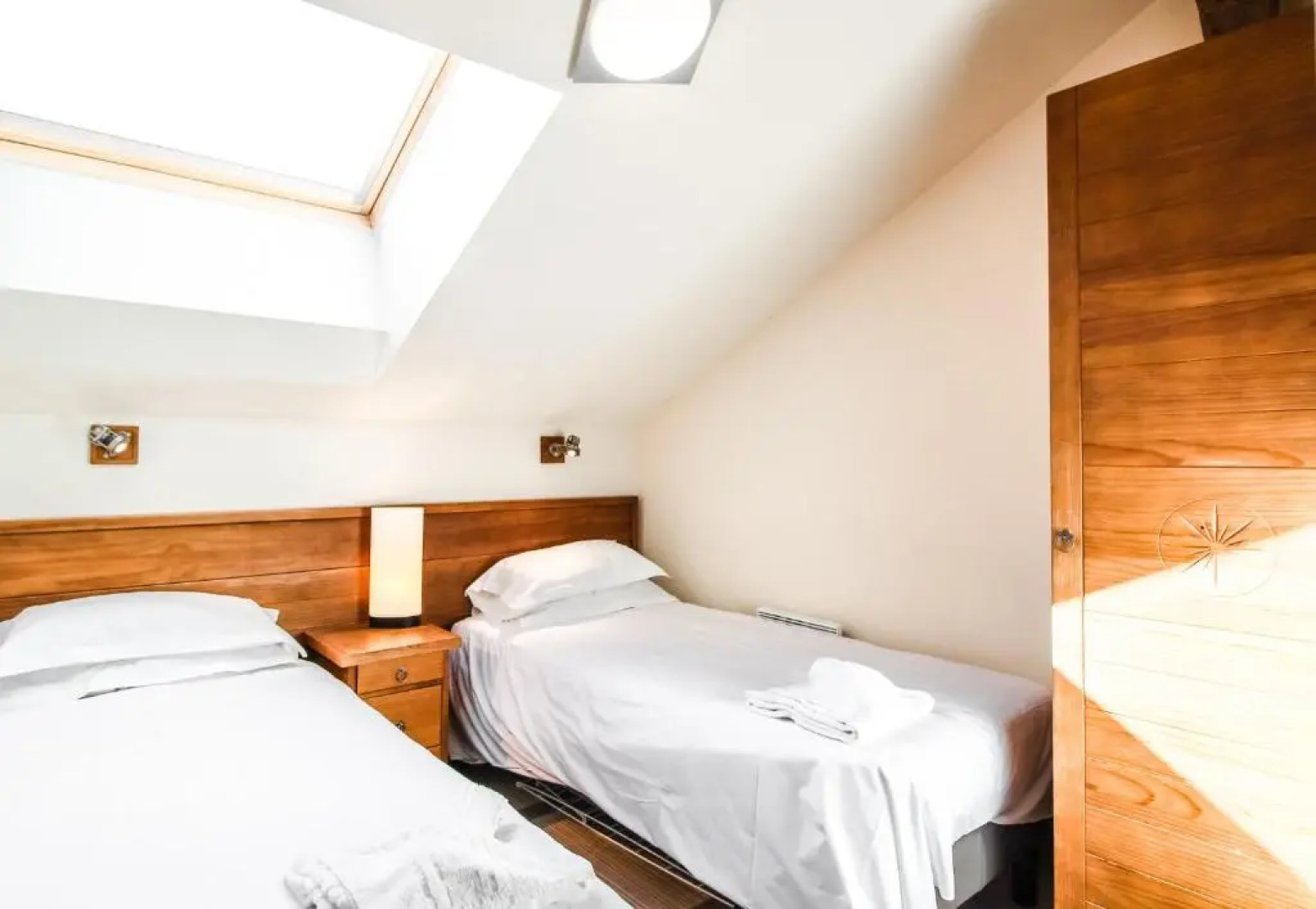 Exceptional 3 bed Penthouse with fireplace and stunning views